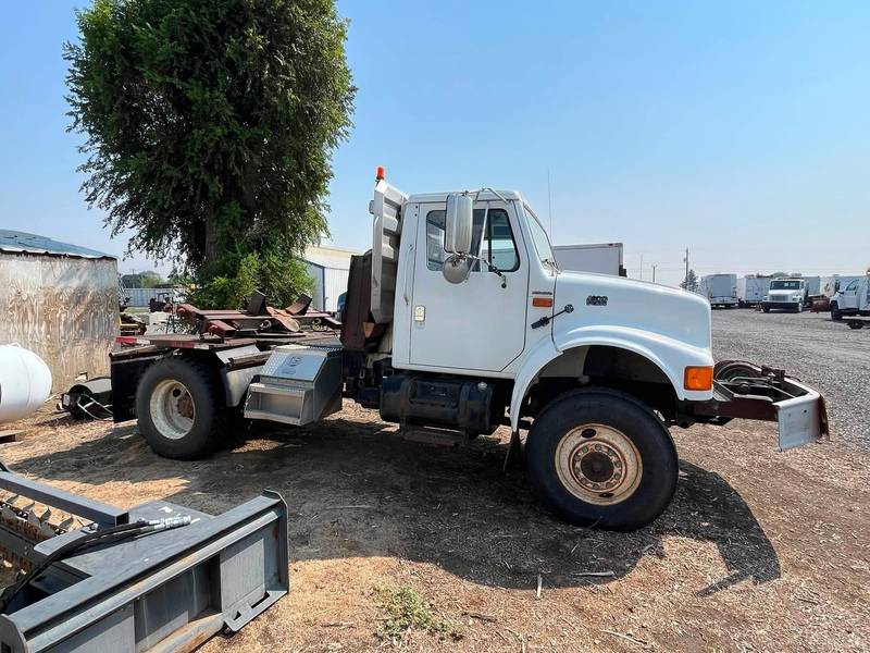 1995 International 4800 AWD Poletruck (CN-1011)
