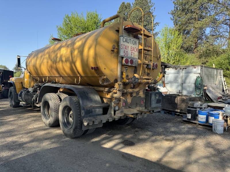 1980 Mack 4000 Gallon T/A Water Truck