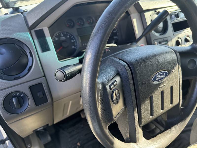 2008 Ford F350 Utility 4x4, (CN 1007)