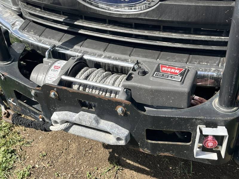 2019 Ford F550 4x4 40 ft Bucket Truck with material lift(CN 1004)