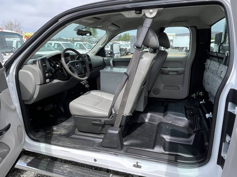 2011 GMC Sierra 3500, Utility, 4x4, Dsl, (CN-92)
