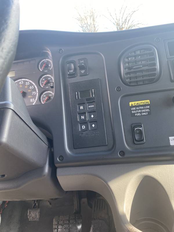 2009 Frtliner 16M, asphalt patch truck