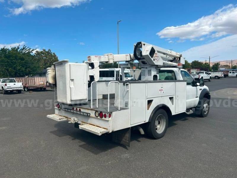 2006 Ford F550 4x4, 38 ft Bucket Truck, (CN 95)