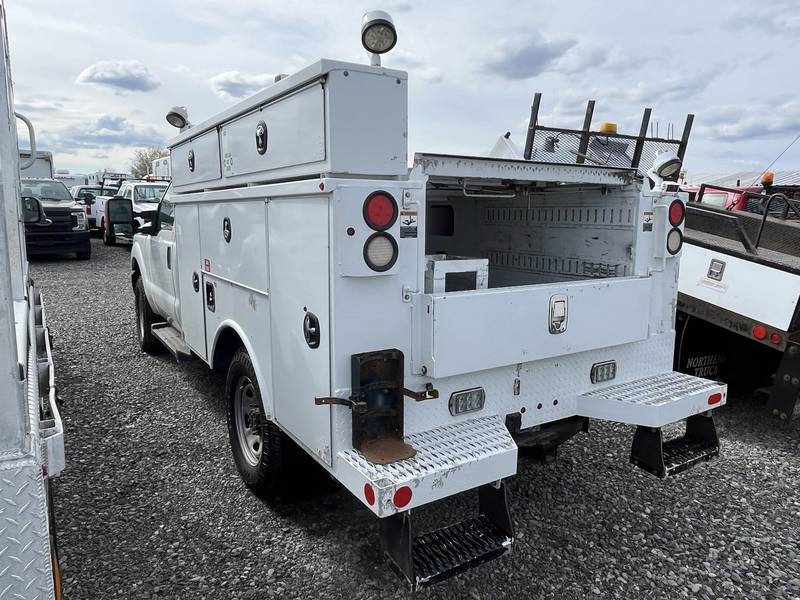 2015 Ford F-350 Utility truck (CN-1036)