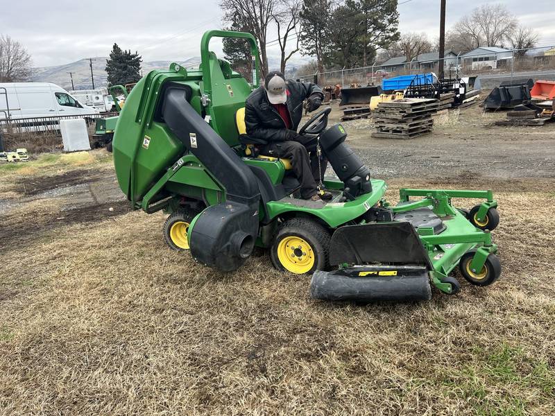 JD 1445, 4x4, Dsl,  60’ Commercial Mower with Dumping grass catcher 
