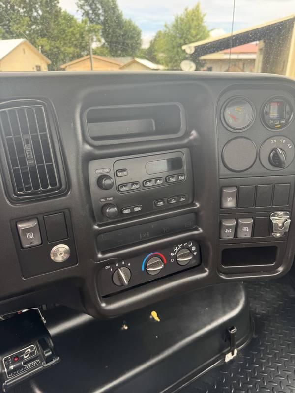 2006 GMC 5500 4x4, 3 yrd dump truck w/snow blade available (CN 67)