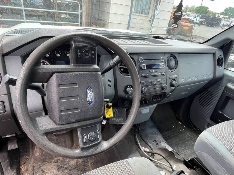 2016 Ford F350 4x4 Utility Truck