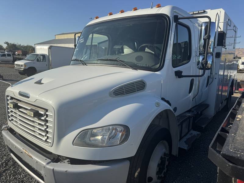 2014 Freightliner Crewcab, m2-106 Utility Truck (CN 39)