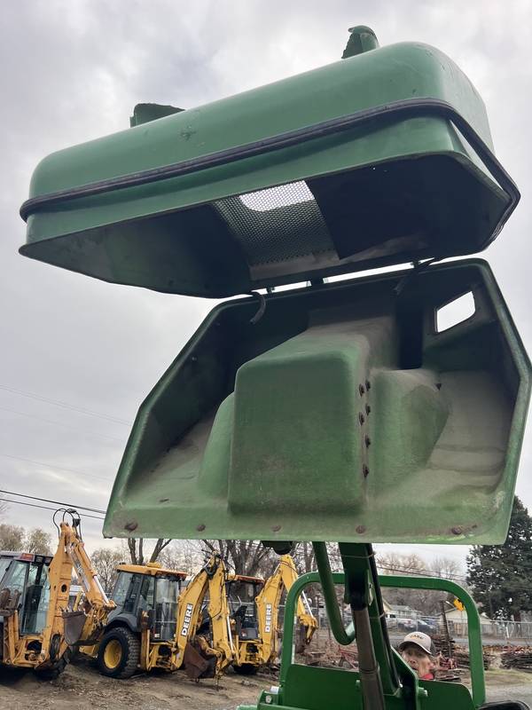JD 1445, 4x4, Dsl,  60’ Commercial Mower with Dumping grass catcher 