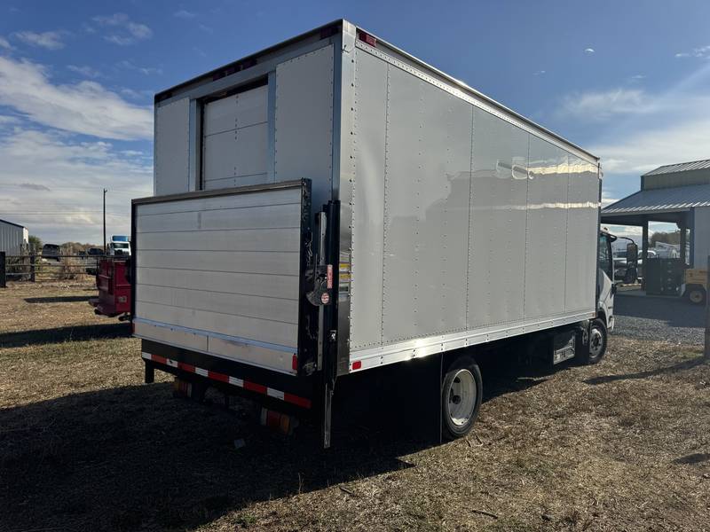 2011 Isuzu NRR 18ft Box Truck W/ Liftgate