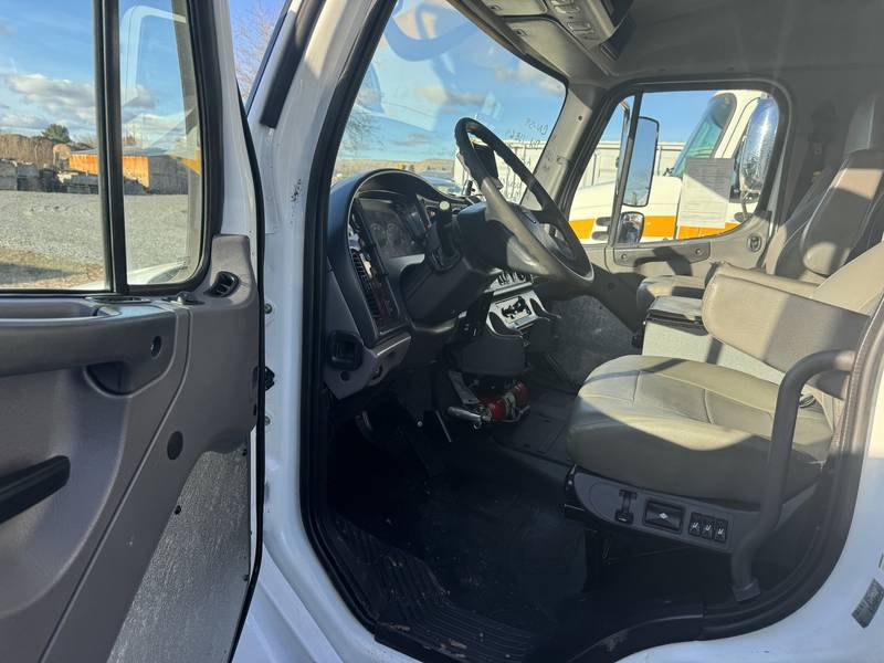 2014 Freightliner Crewcab, m2-106 Utility Truck (CN 39)