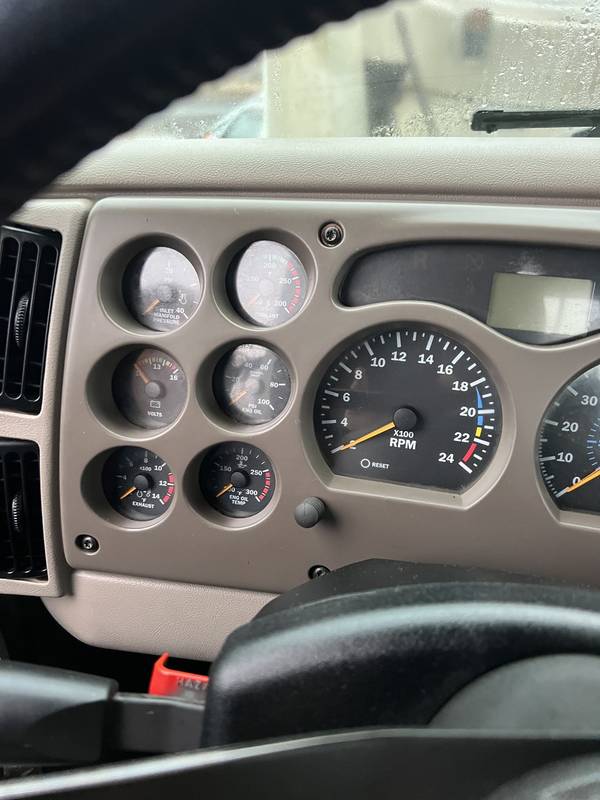 2005 Mack CN 613, Semi Tractor Truck, (CN 9)