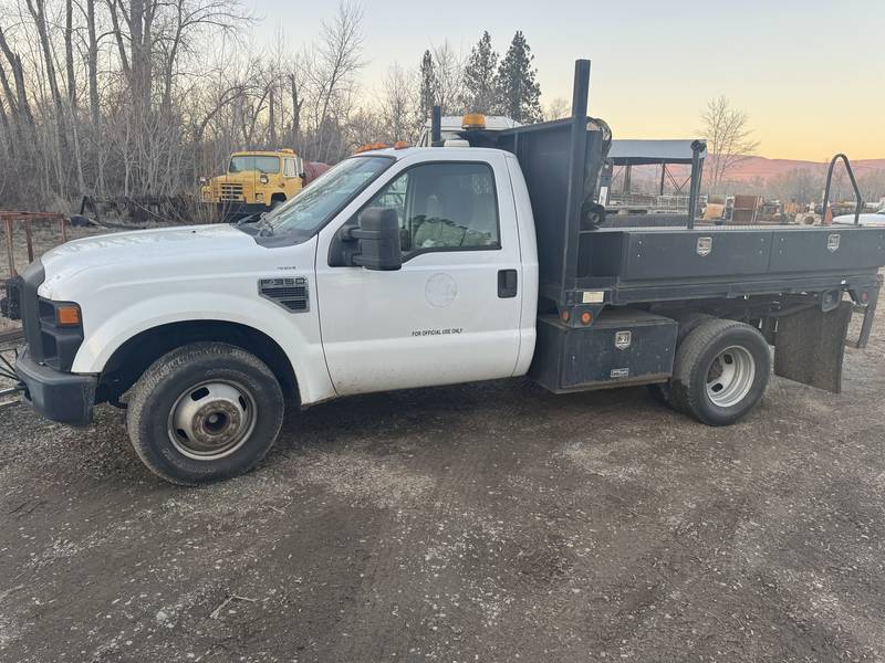 2008 Ford F350, 10 ft bed with hoist, (CN 1127)