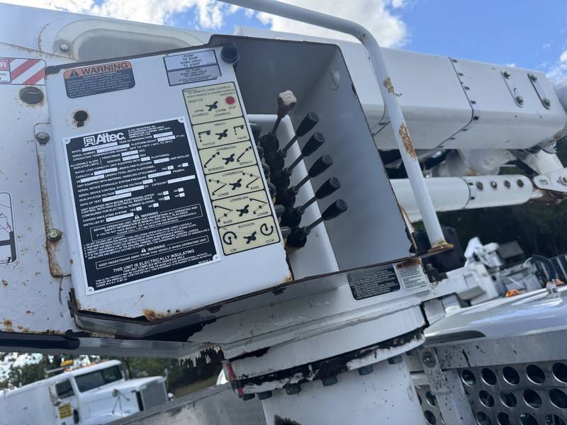 2017 Ford F550 4x4, 40 ft Altec Bucket, Bucket/ Material lift(CN 1058)