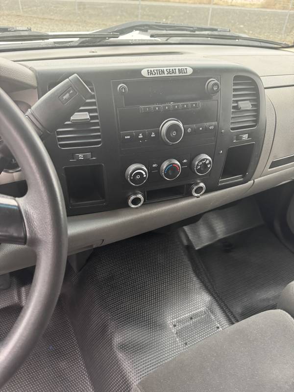 2014 Chevy 2500 HD Pickup W/ work canopy