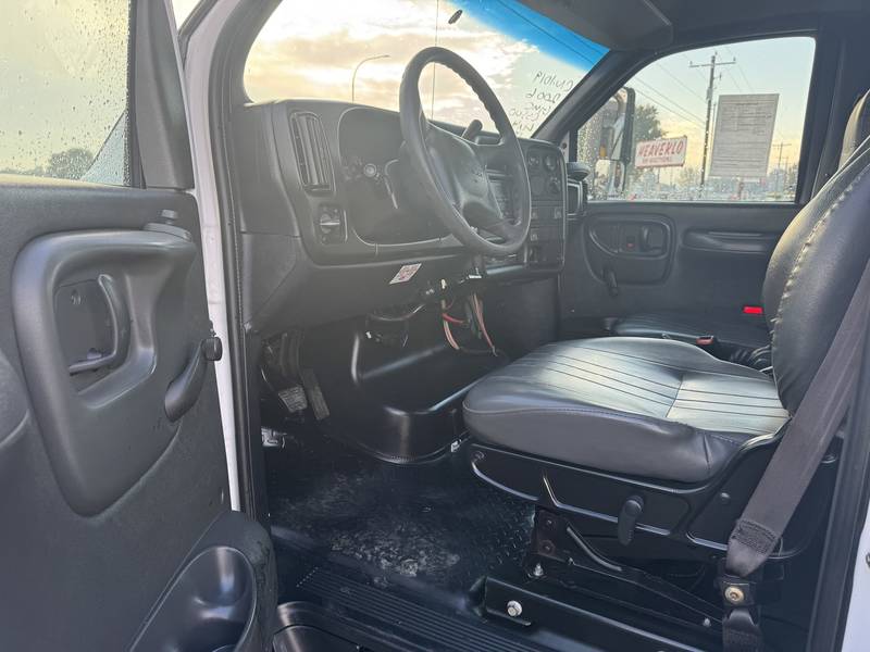 2006 GMC C5500 4x4, 4 yrd dump truck W/snowplow/sander (CN 1019)