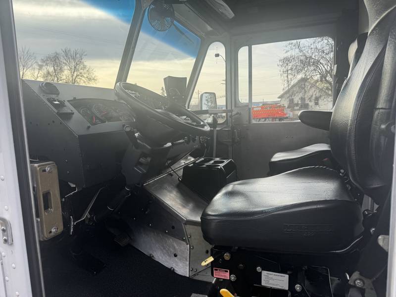 2012 Chevy Workhorse 16ft Step Van, (CN 1128)