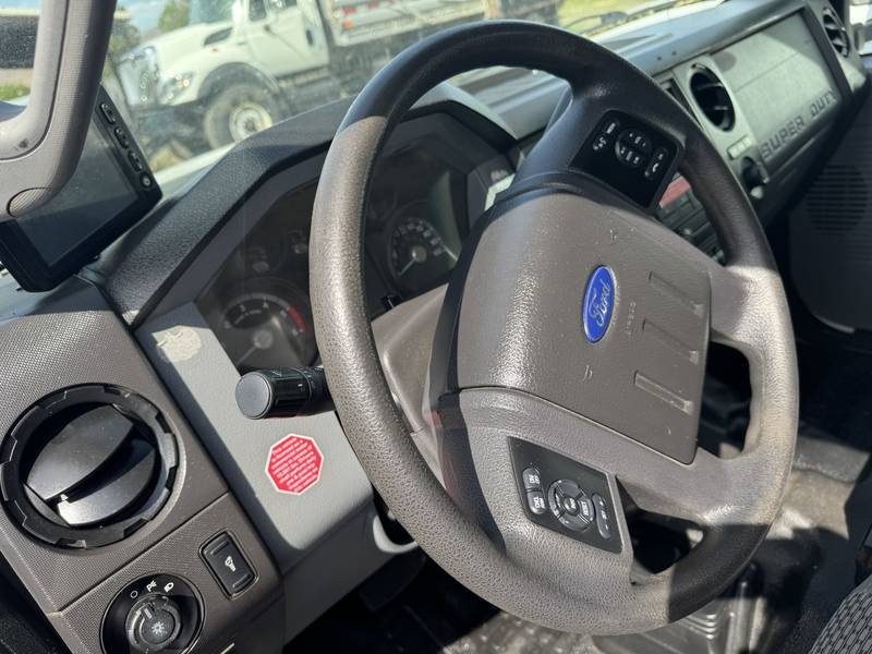2015 Ford F550, Crewcab, 4x4, 10 ft Flatbed, (CN 1032)