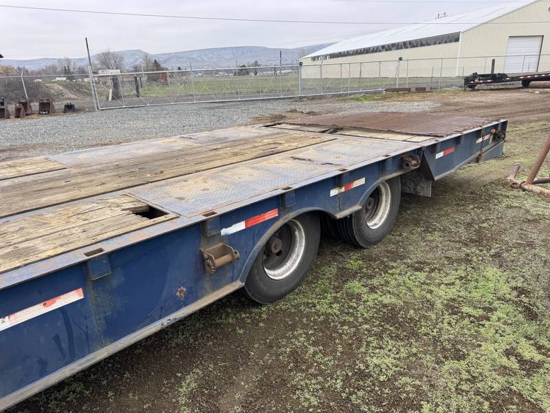 1998 Trail Ezee 48ft Hydraulic Tail Equipment Trailer