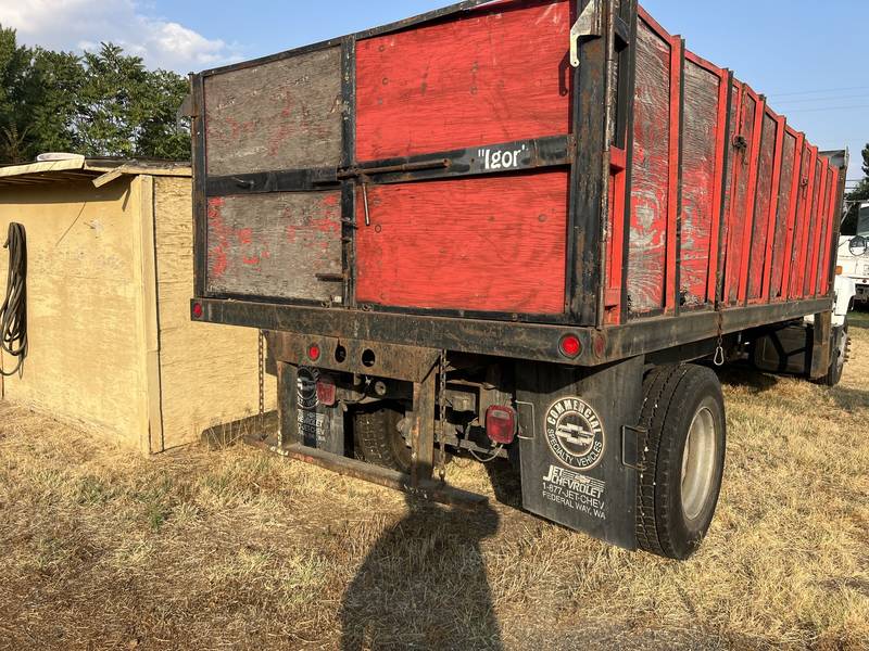 1995 GMC 7000 Topkick 19 ft flatbed w/Hoist (CN 63)