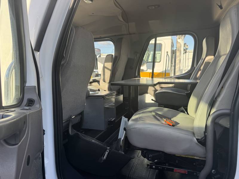 2014 Freightliner Crewcab, m2-106 Utility Truck (CN 39)