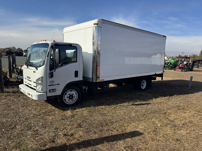 2011 Isuzu NRR 18ft Box Truck W/ Liftgate