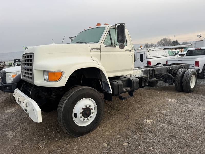 1995 Ford F800 4x4, Cab Chassis Truck (CN-90)