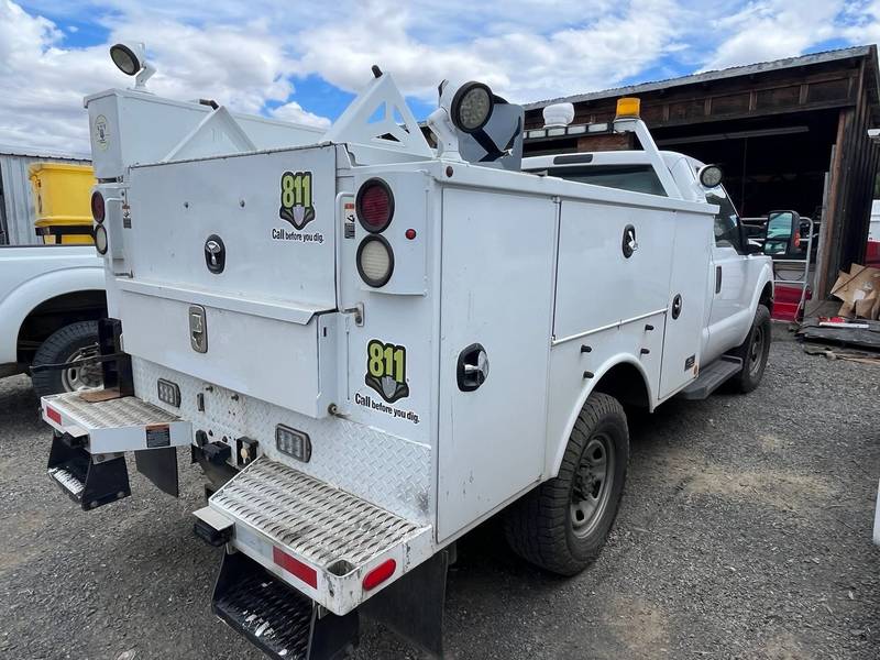 2016 Ford F350 4x4 Utility Truck