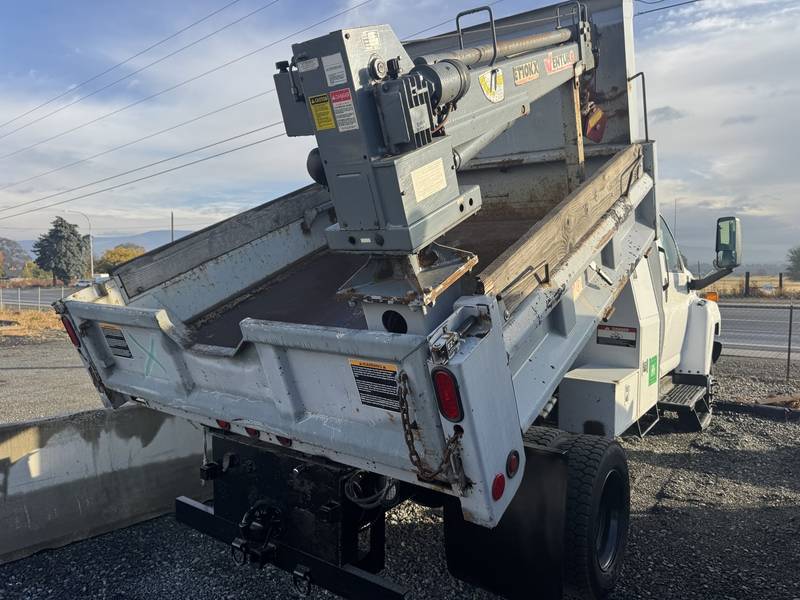 2006 GMC C5500 4x4, 4 yrd dump truck W/snowplow/sander (CN 1019)