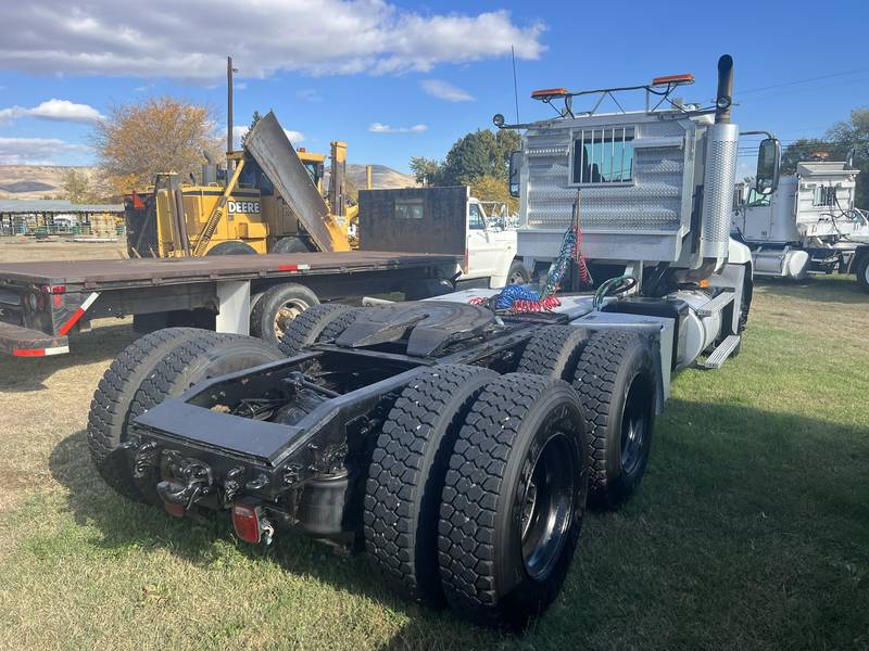 2005 Mack CN 613, Semi Tractor Truck, (CN 9)