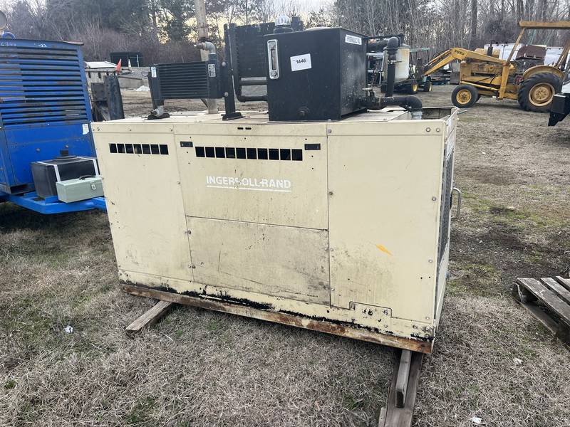  Ingersall 185 CFM JD dsl truck my air compressor with hyd wet kit