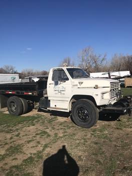 1980 Ford 14' Bed w/Hoist Truck (Lot 1056))
