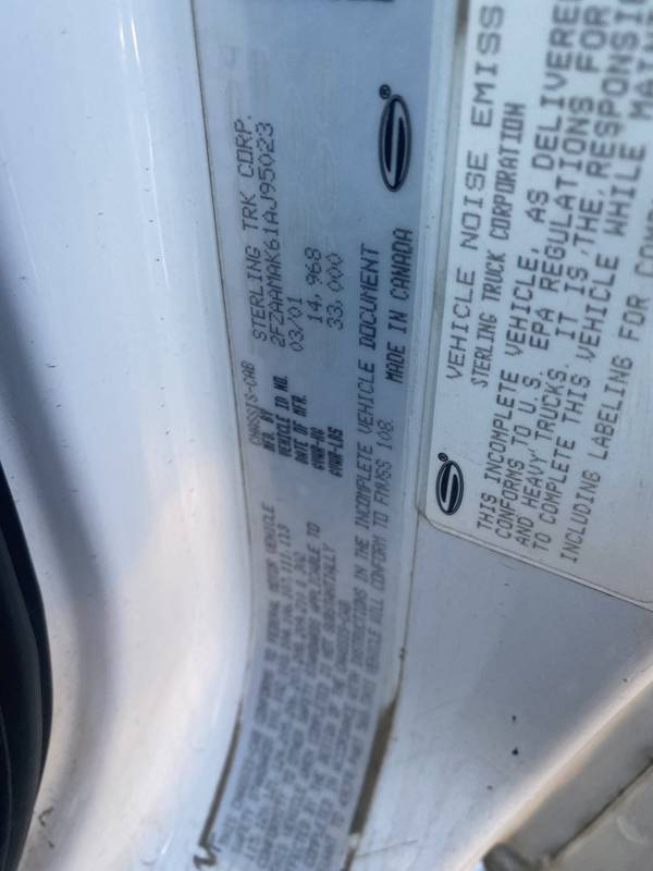 2001 Sterling Acterra 8500, 16 ft Bed &Hoist (CN 1062))