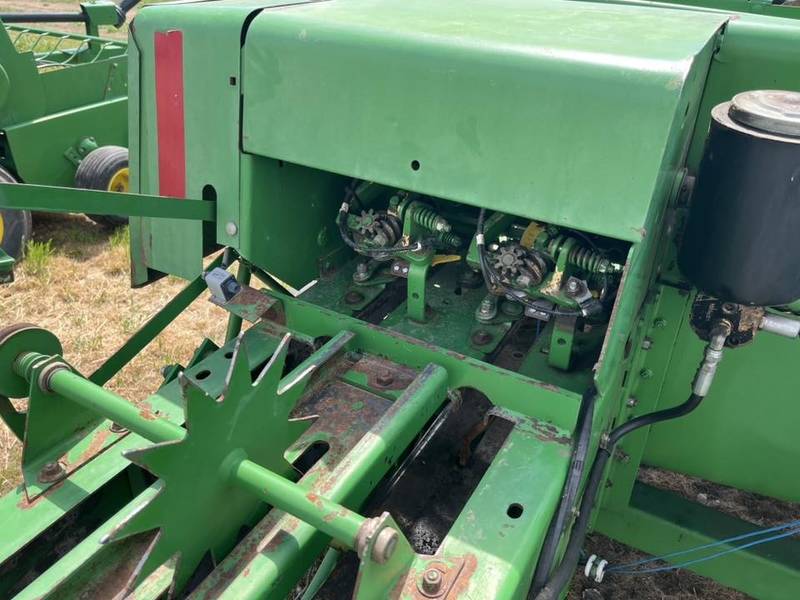 2004 John Deere 348 pto baler