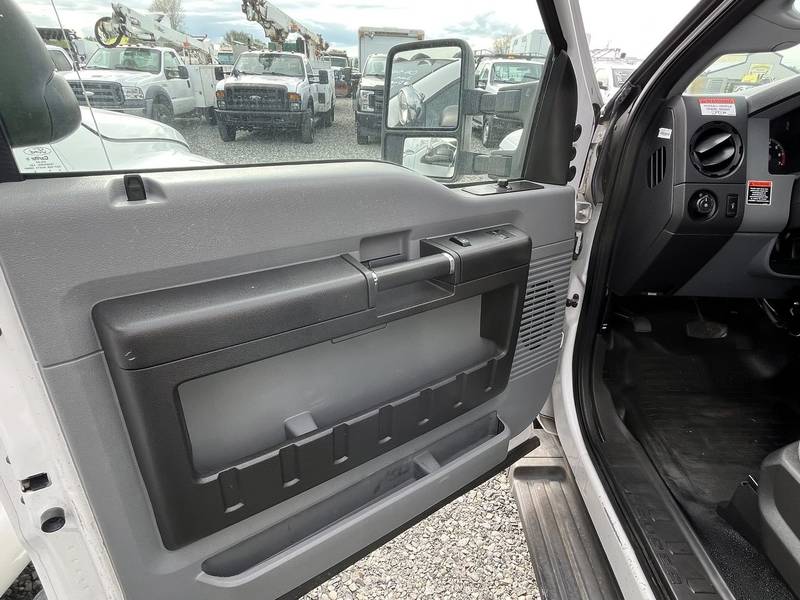 2015 Ford F-350 Utility truck (CN-1036)