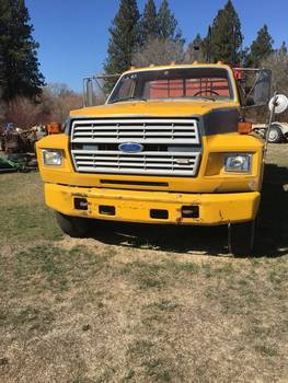 1984 Ford F700 Water truck w/lands pressure washer (CN 45))