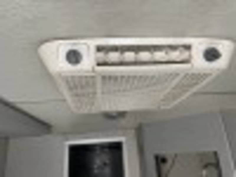 2006 Utilimaster workhorse 18 ft Van (CN 30)