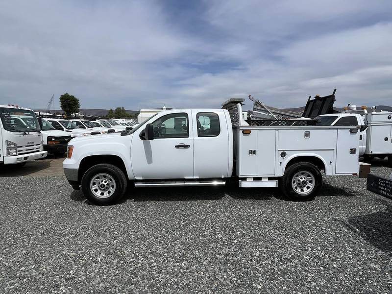 2011 GMC Sierra 3500, Utility, 4x4, Dsl, (CN-92)