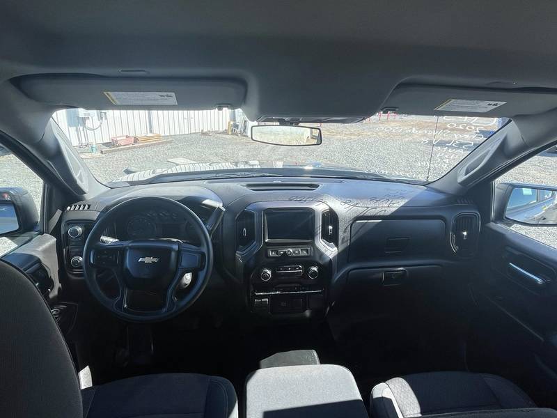 2020 chevy silverado Z71 4x4 1500 (CN-34)