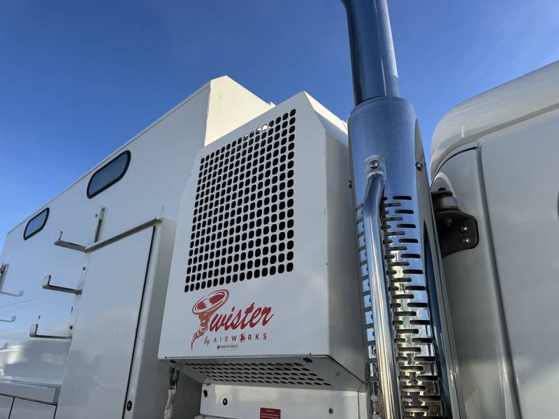 2014 Freightliner Crewcab, m2-106 Utility Truck (CN 39)