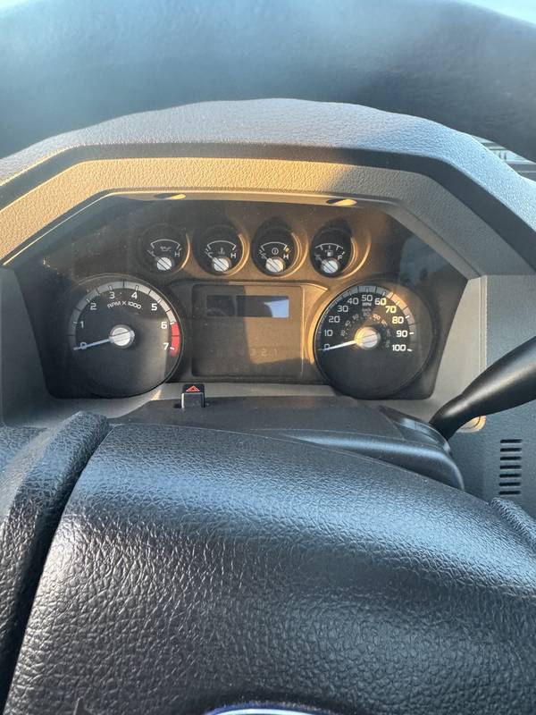 2016 Ford F350 4WD Utility Truck (CN 1055)