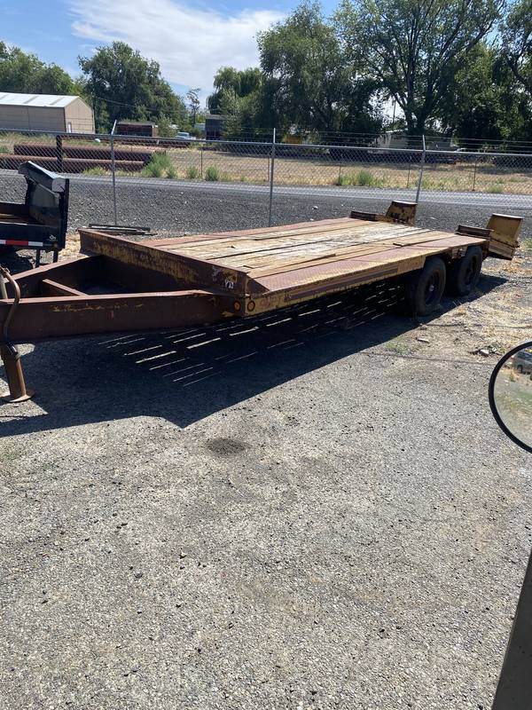1987 Eager beaver 9LPT 21 ft equipment trailer w/ramps (lot 50)