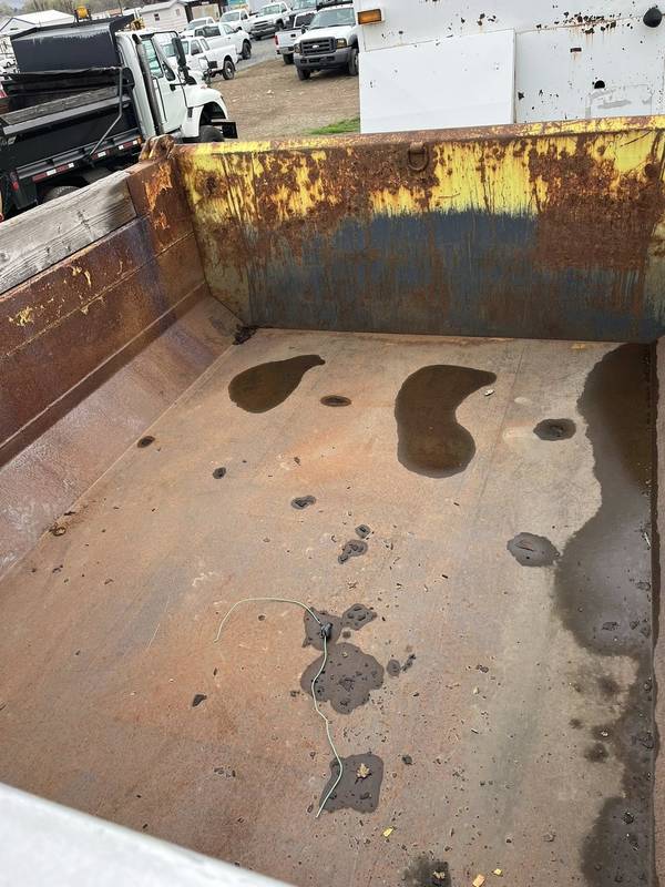 2009 IHC 7600, 5 yrd Dump Truck (CN 97)