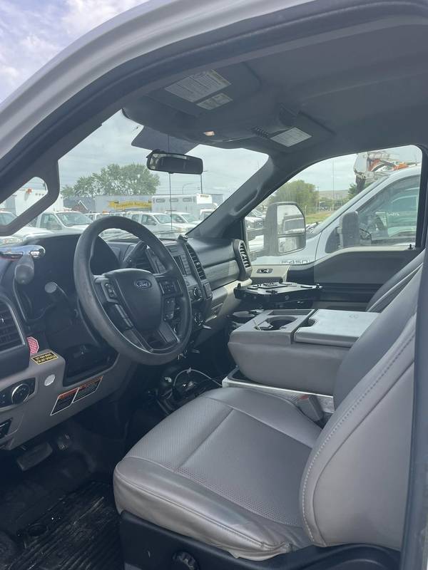 2019 Ford F550 4x4 40ft Bucket Truck W/MATERIAL LIFT  (CN 1005)
