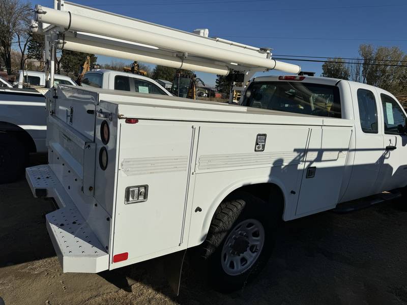 2012 Chevy 3500 Silverado Utility 4x4 (CN 1023)