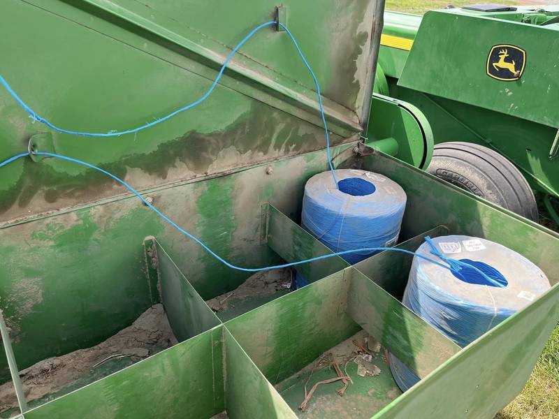 2004 John Deere 348 pto baler