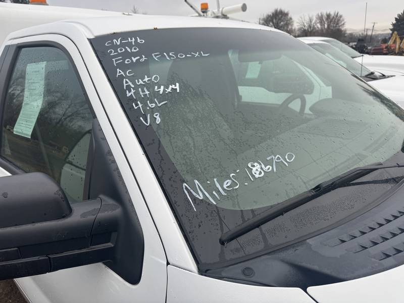 2010 Ford F 150, 4x4, work canopy (CN 46)