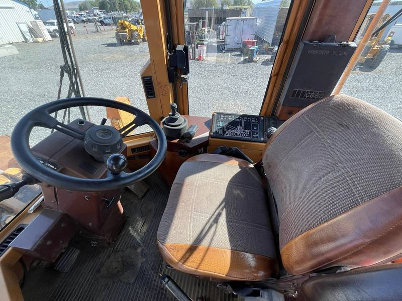  1994 Case 621B Wheel Loader, 2 yrd