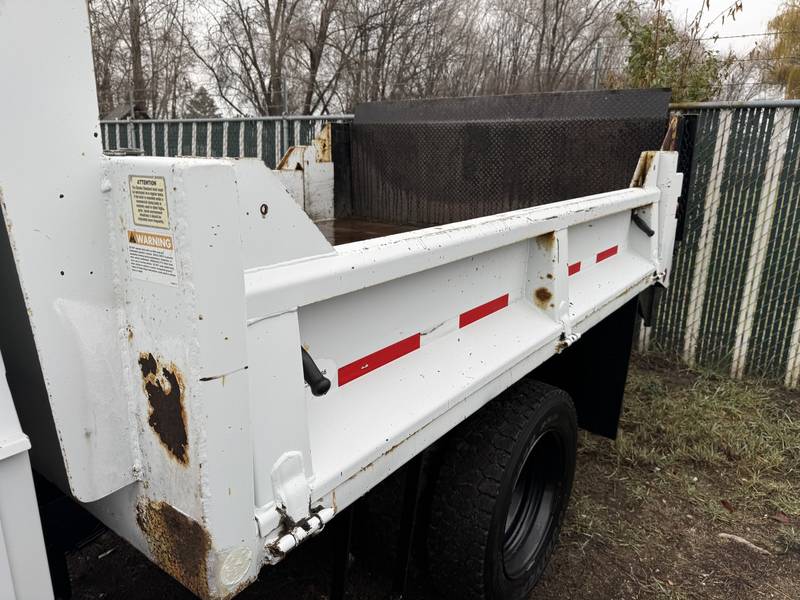 2006 Ford F450 2-3 yrd Dump, lift gate (CN 1113)