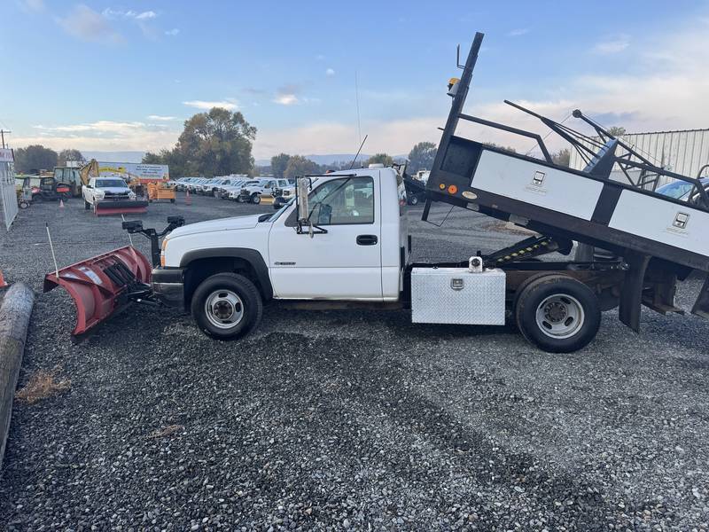 2006 Chevy 3500, 10 ft Flatbed W/Hoist, Front snow plow,  (CN 27)